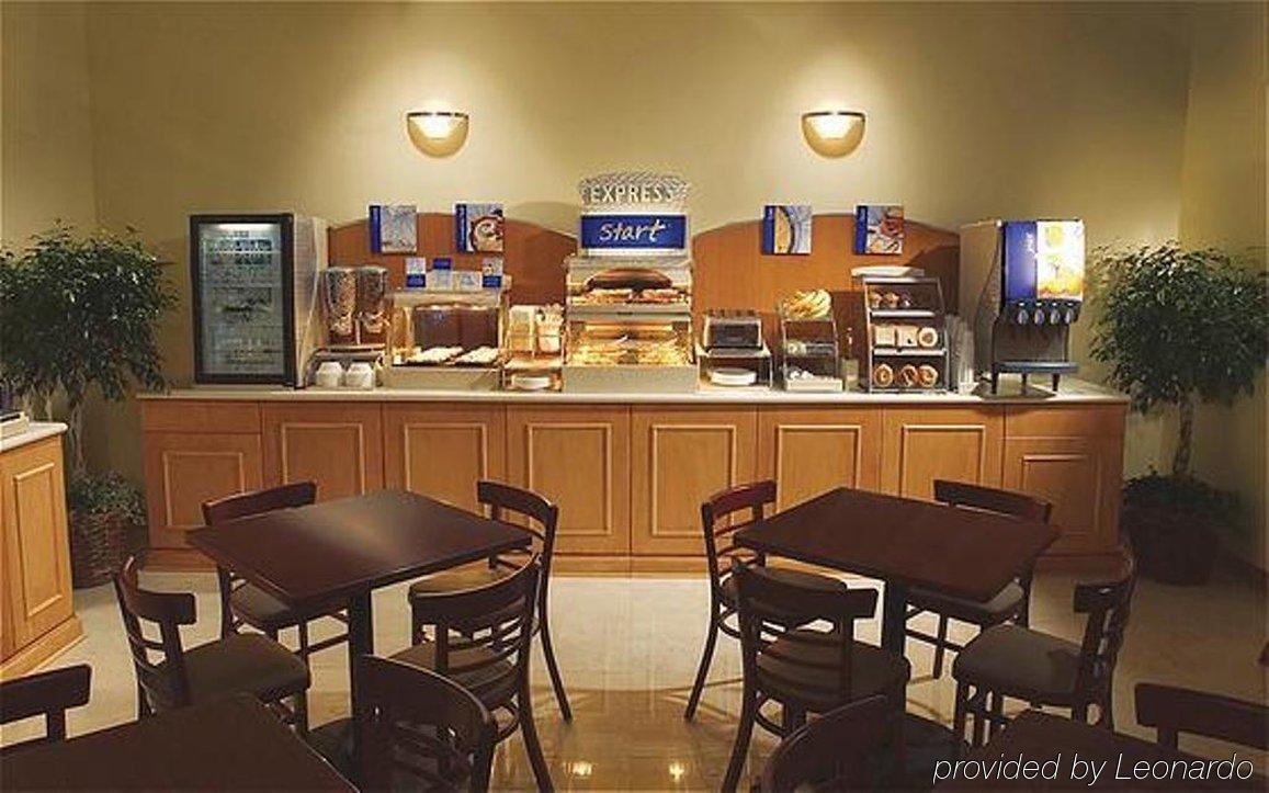 Holiday Inn Express & Suites - Green Bay East, An Ihg Hotel Restaurace fotografie